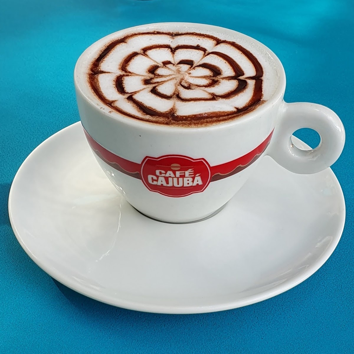 Barista preparando café artesanal